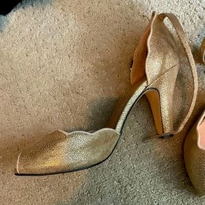 Gold shiny heels, size 8 (39), ONCE worn!